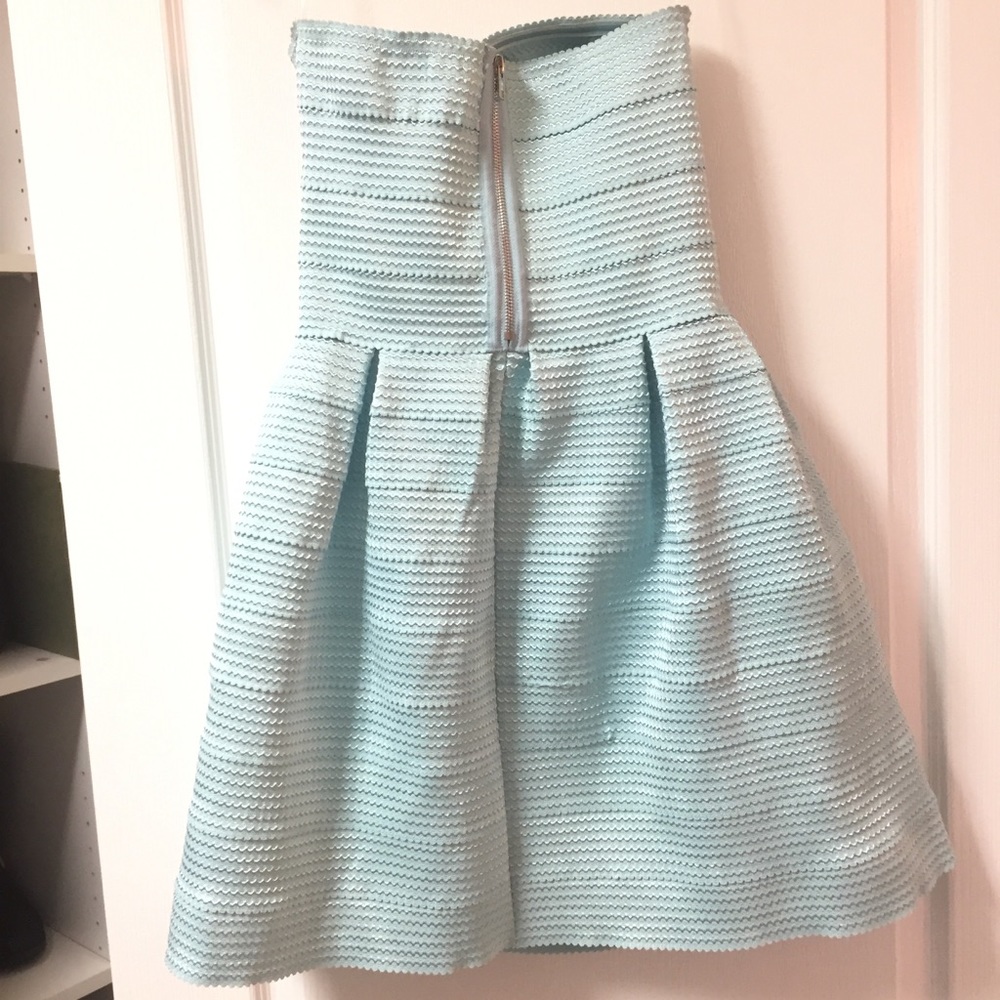 🌟HP🌟Gianni Bini strapless Bandage cocktail dress - Picture 2 of 5